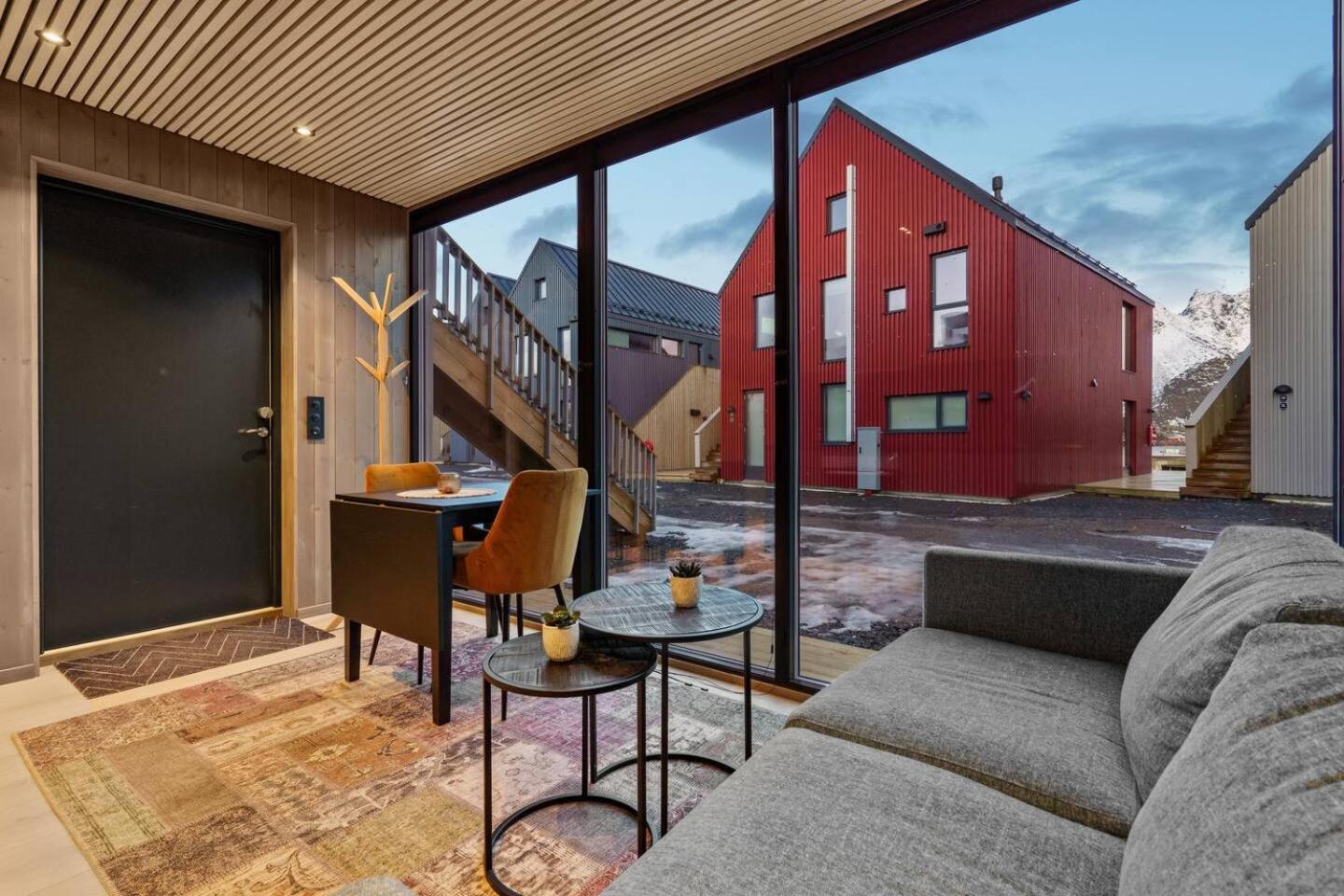 Rorbuleilighet I Idylliske Henningsvaer Exterior foto